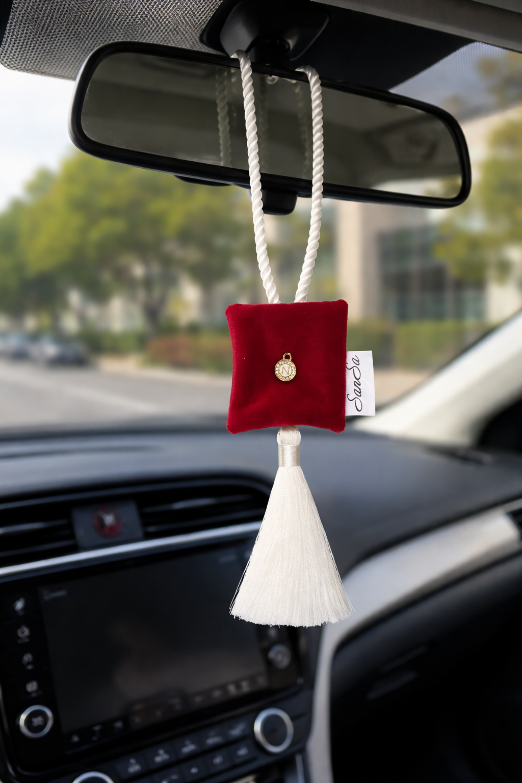 Luxury automobilio kvapas su raide N